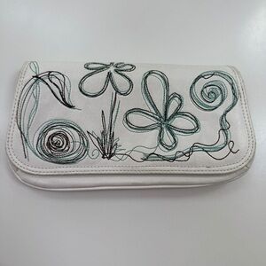 Vintage vegan leather embroidered clutch wallet
